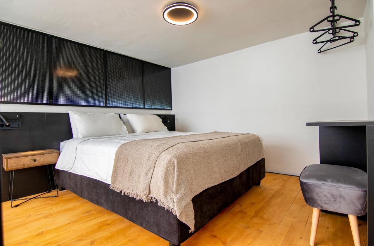 Apartamento Luxury Loft In The Center Rhodes City Exterior foto